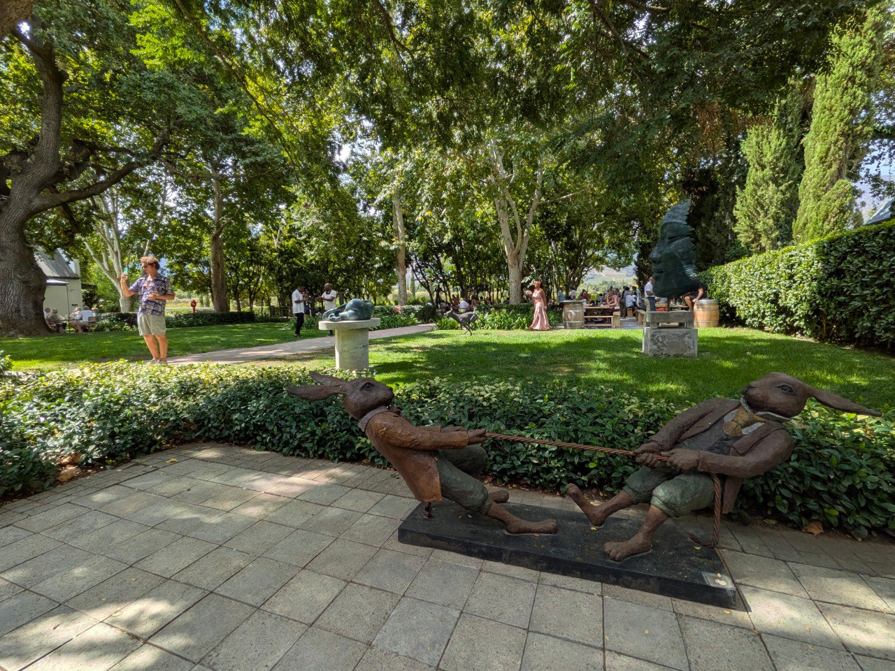 Tiro alla Fune nel Giardino delle Meraviglie