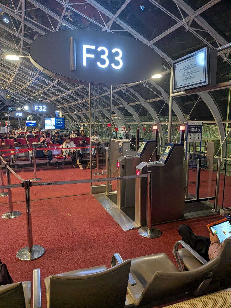 Gate F33, Destinazione Casa